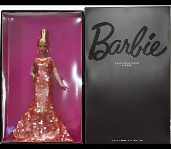 Barbie Collector Gold Label Stephen Burrows Alazne Autografada por Linda Kyaw