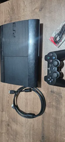 Vendo Playstation 3, com jogos. Funcionando perfeitamente. Parcelo