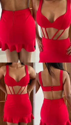 Vestido Vermelho Feminino com Recortes - Elegante