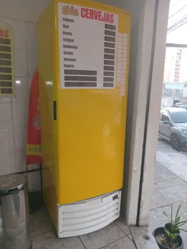Expositor vertical 220volts para bebidas