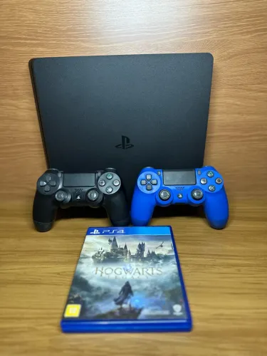 PlayStation 4 Slim 1 terá de memória