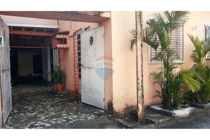 Casa Comercial de 343m² em Casa Amarela Localização Premium na Av. Eurico Chaves