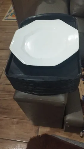 Pratos quadrado de porcelanato 