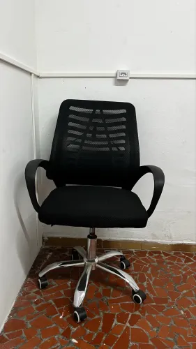 Cadeira de Escritório Diretor Tela Mesh e Base Cromada