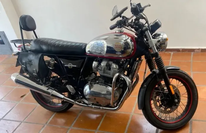 Royal Enfield Interceptor 650 zerada