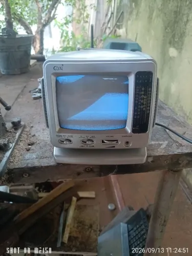Vendo Mini TV antiga ligando