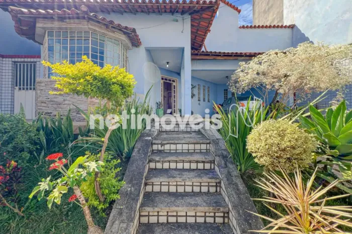 Excelente casa com 4 quartos e 160m²; de área construída no São Paulo