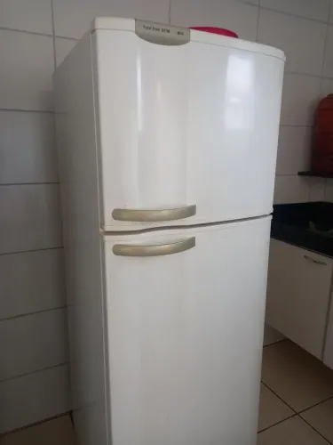 Geladeira Frost free DF38  