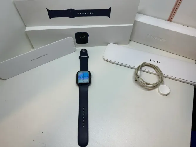 Apple Watch Series 6 44mm Azul GPS + Caixa e Carregador
