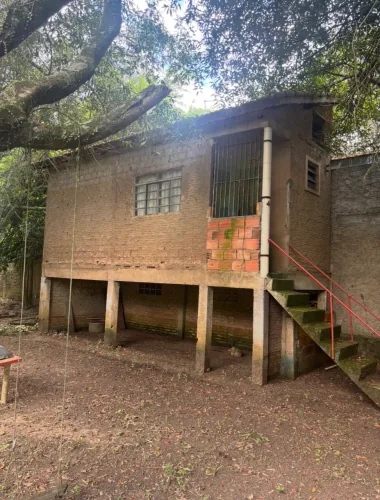 Rancho com casa simples