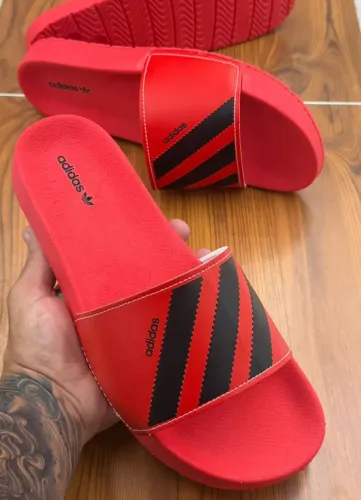 Chinelo slide masculino.
