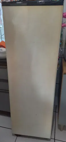 Vendo um freezer,um grelhador e uma chapa dupla lisa e gril todos itens usados