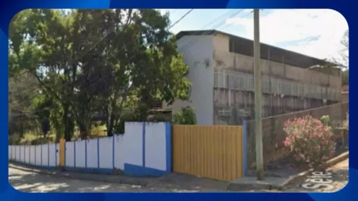 PRÉDIO COMERCIAL - Rua Vinte e Sete, nº 83, Centro, Iguatama/MG, Área de 4.972m² com diver