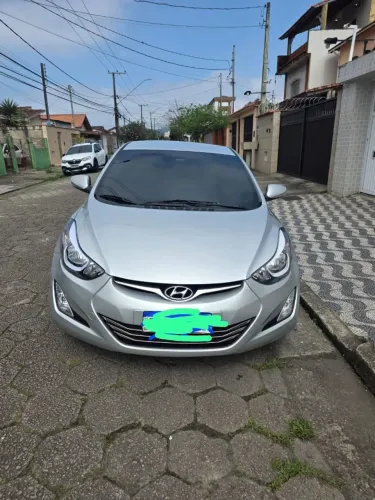 Hyundai Elantra GLS 2.0 16V Flex Aut. 2015