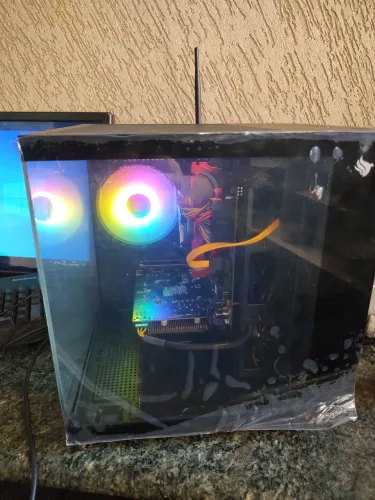 CPU gamer i3 7100 com 8 gigas ddr4 e placa de vídeo de 2 gigas 