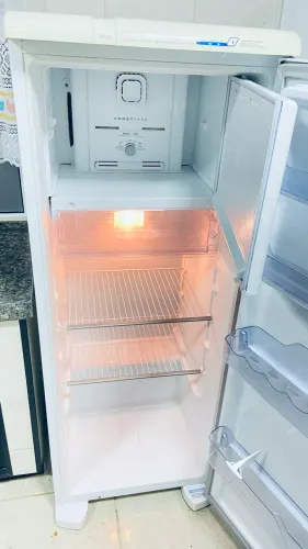 Geladeira Electrolux Frost Free 1 Porta - Ótimo Estado
