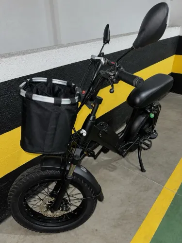 Bike elétrica Lev Cruiser Preta
