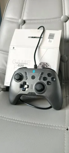 Gamepad Thunderobot G30 com fio muito bem conservado
