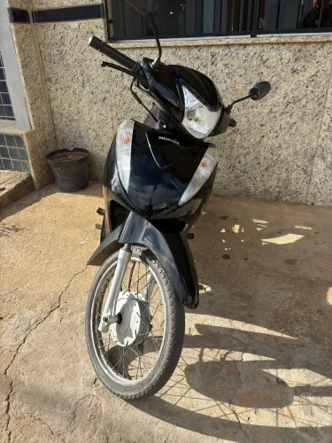 Vende-se Honda Biz 110i