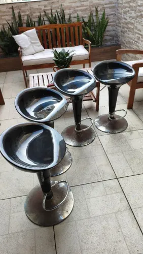 Banquetas giratórias conjunto com 4 unidades.