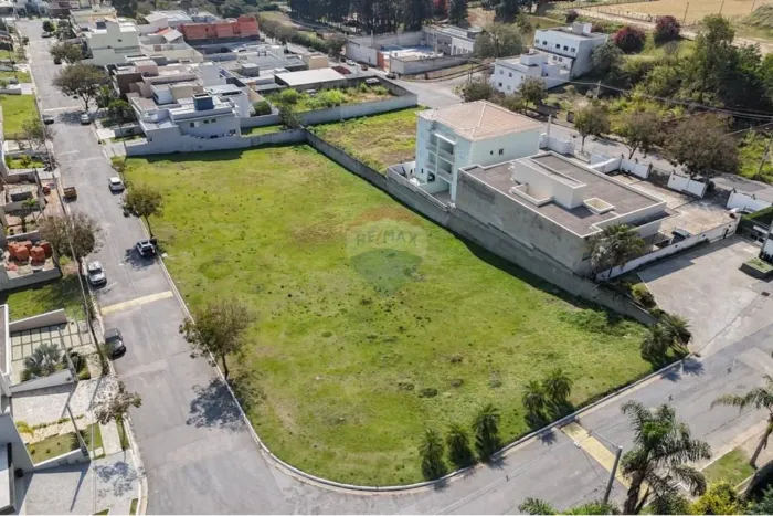 Terreno em Condomínio à Venda em Sorocaba-SP - Jardim Gramados de Sorocaba - 595m² de Área