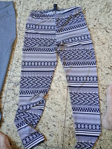 Legging feminina loja forever 21