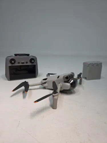 Drone Dji Mini 4 Pro 4k Fly More Combo 3 Baterias Controle Rc2