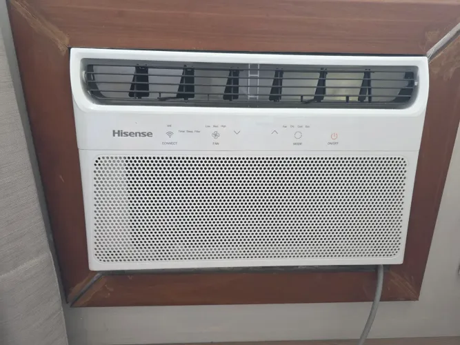 Ar Condicionado Hisense 10.000 BTUs Janela Wi-Fi - Pouquíssimo Uso