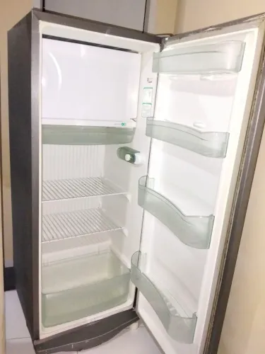 Vende-se Geladeira