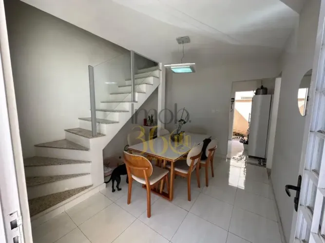 CASA Á VENDA - BONSUCESSO