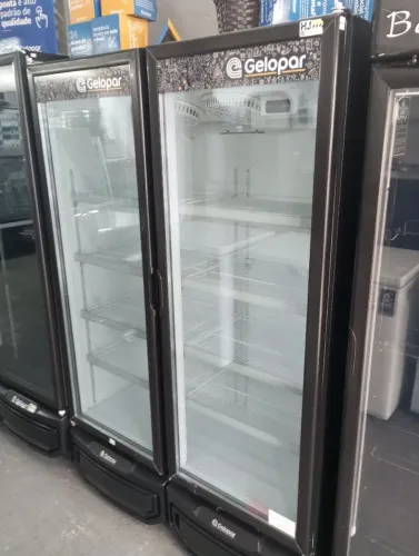 NZ. Expositor refrigerado 2 portas 950L GELOPAR