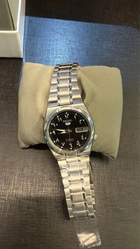 Relógio Seiko 5 Numerais Árabes Automático Preto 34mm SNK063J5