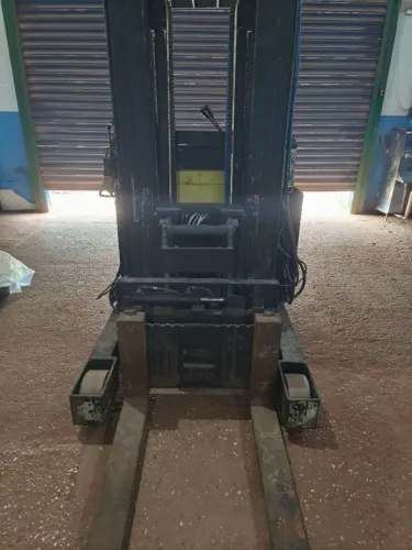 Empilhadeira Eletrac de 48v