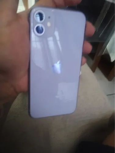 iPhone 11 700 reais pra hoje 