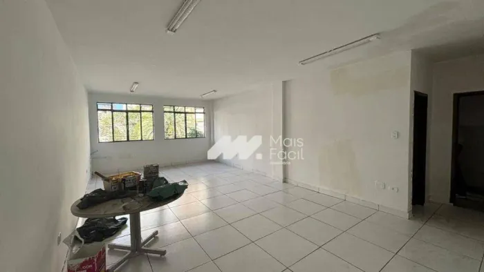 Sala para alugar, 34 m² por R$ 1.350/mês - Zona 07 - Maringá/PR