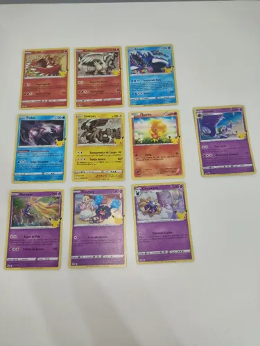 Lote de 10 Cartas pokémon 25 anos