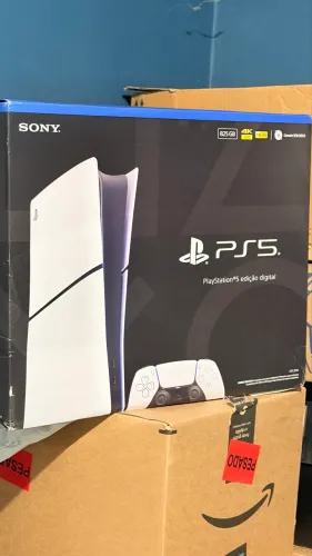 PlayStation 5 Slim Digital 825GB com controle Dualsense - LACRADO