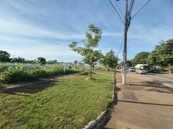 Terreno na Jorge Teixeira 7.421 M2, Esquina pra 4 Ruas, ao lado Supermecado Araujo Escritu