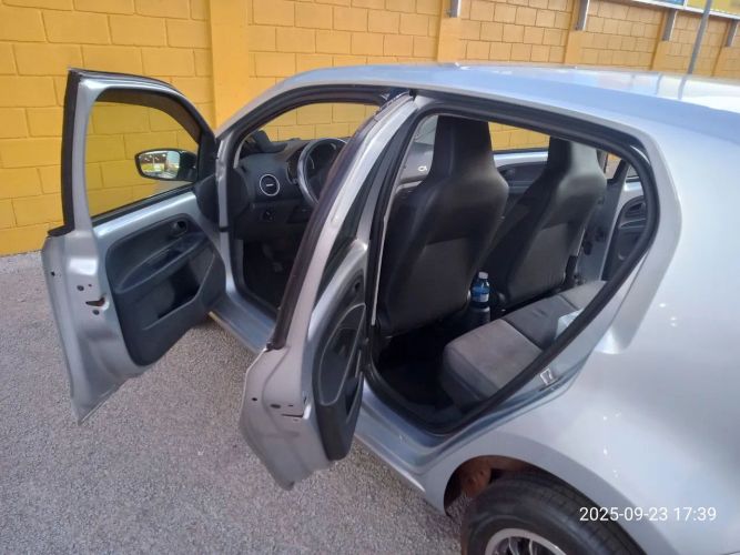 Imagem de Volkswagen Up! Take 1.0 Total Flex 12V 5P 2015
