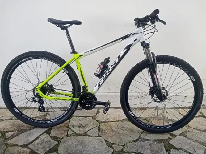 Bicicleta First Aro 29