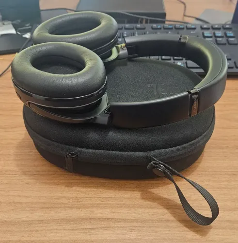 Fone de ouvido JBL ONE M2