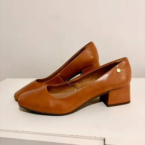 Scarpin Via Uno Caramelo Feminino Bico Quadrado Salto Bloco 37