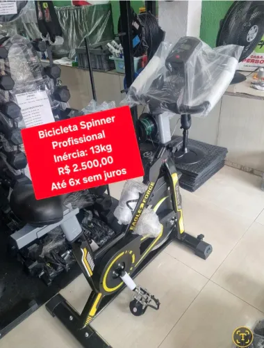 Bicicleta Spinner profissional na caixa