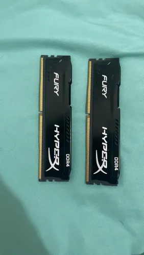 memoria Ram hyperex DDR4 8 gigas cada uma