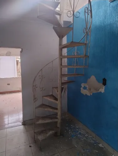 Escada caracol de ferro altura 290 