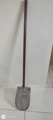 Sand scoop