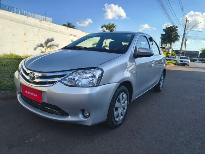 Toyota Etios X Sedan 1.5 Flex 16V 4P Aut. 2017