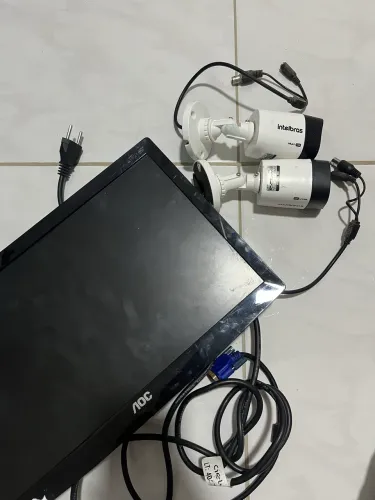 Monitor e câmeras
