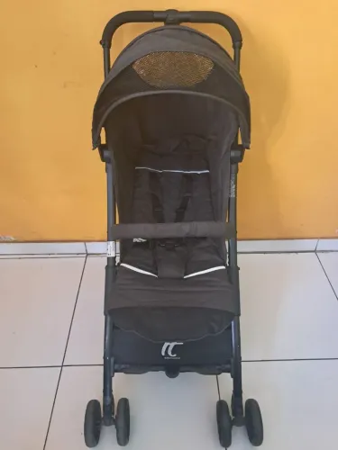 Carrinho de passeio Burigotto It bem conservado