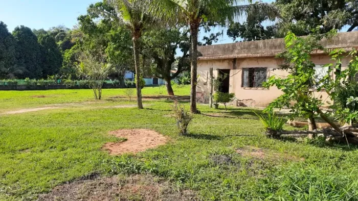 CASA E SALÃO COM TERRENOS 1000m² CADA